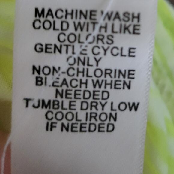 Studio Petite Split Back Loose High Neckline Tank Size Petite Small Yellow - Picture 9 of 10